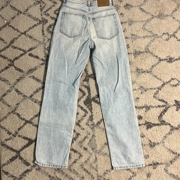 Light washed straight legged jeans - Picture 3 of 5